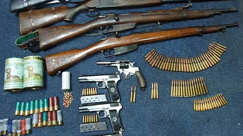  Oduzeto oružje, municija i eksplozivi u Plavu i Nikšiću 