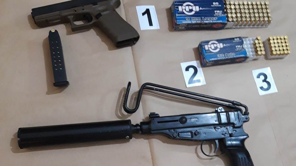  Hapšenje u Budvi: oduzeto oružje, municija, droga 