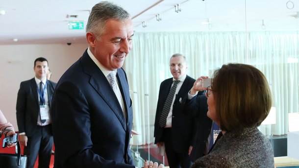  Crna Gora odlučna da otkloni deficite na putu u EU 
