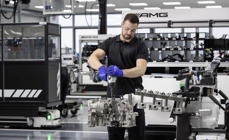  Mercedes AMG M139 najjaci motor na svetu sa cetiri cilindra Video 