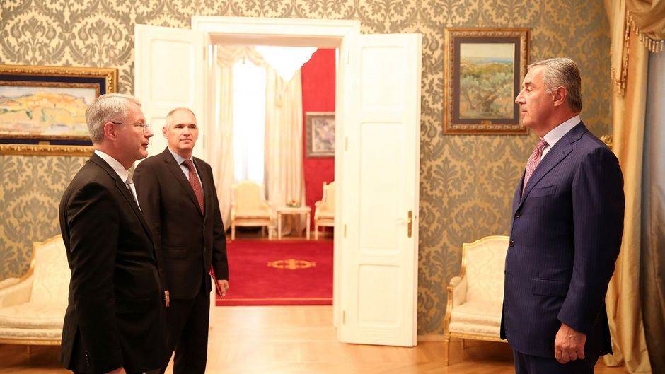  Đukanović primio akreditivna pisma novih ambasadora 