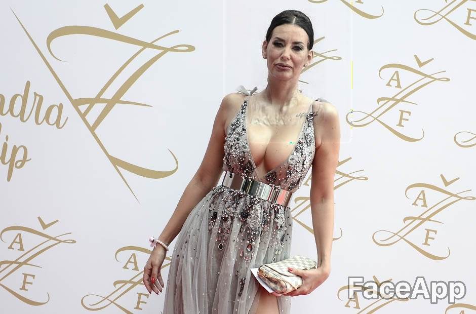  Katarina-Grujic-prozvala-pevacice-koje-se-slikaju-na-tudjim-jahtama 