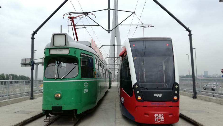  Sudar-tramvaja-i-automobila-u-Beogradu 