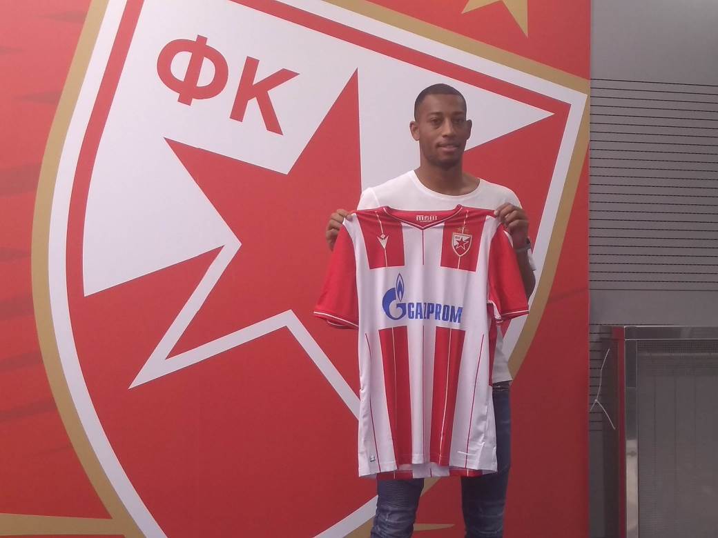  Radzin-Van-la-Para-promocija-u-FK-Crvena-zvezda 