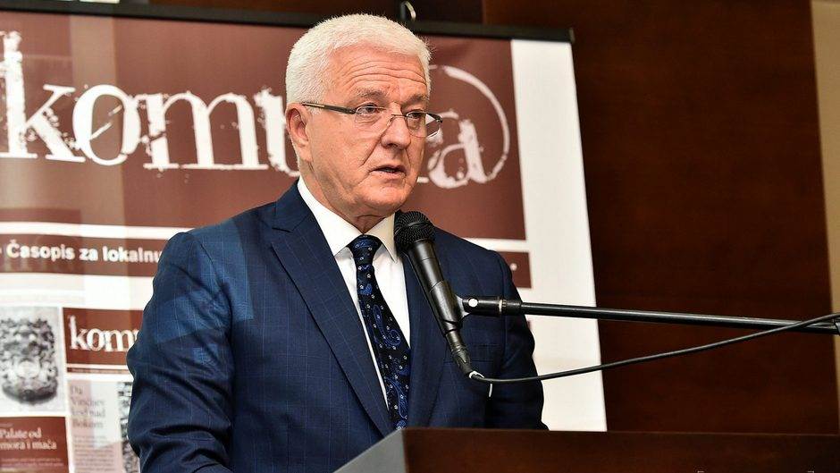  Premijer Duško Marković na dodjeli nagrade „Komuna“ 