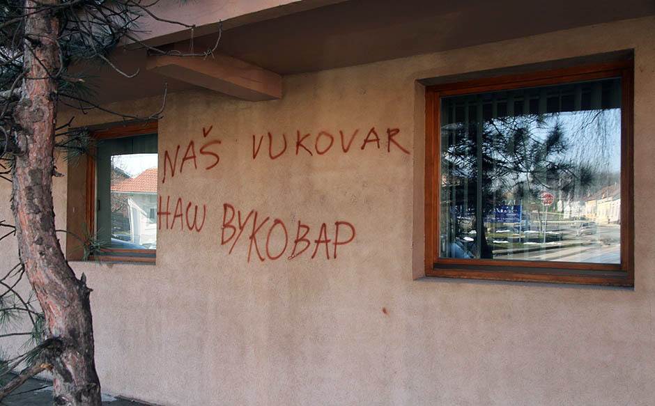  Vukovar-Obustavljen-postupak-protiv-razbijaca-cirilicnih-ploca 