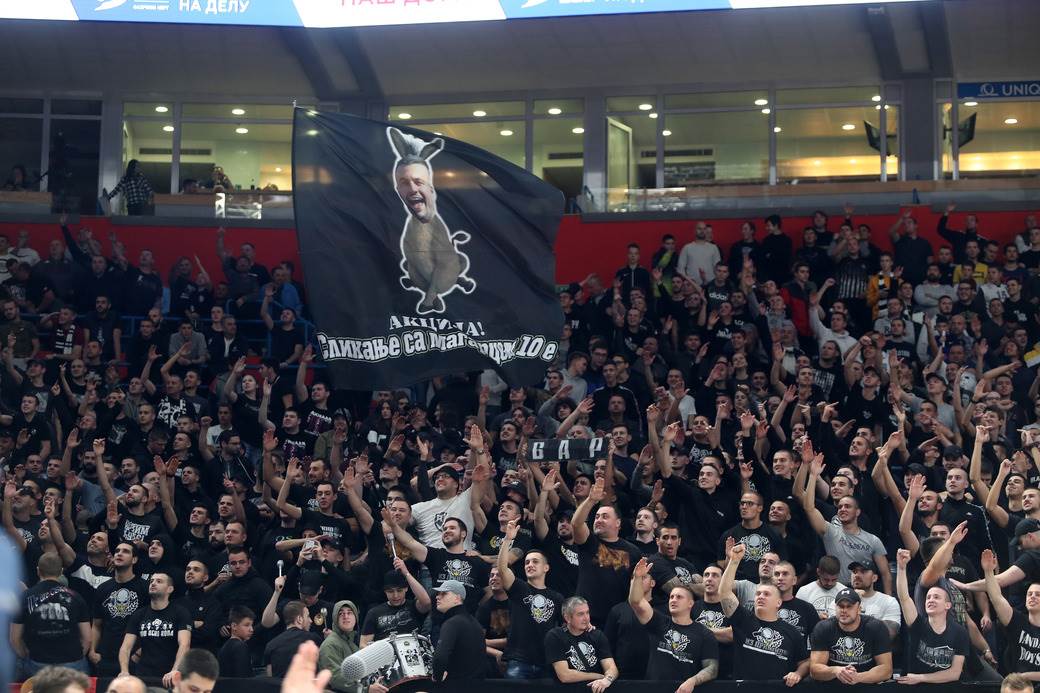  Ratko Mladić navija za Partizan i podržava Zvezdu 
