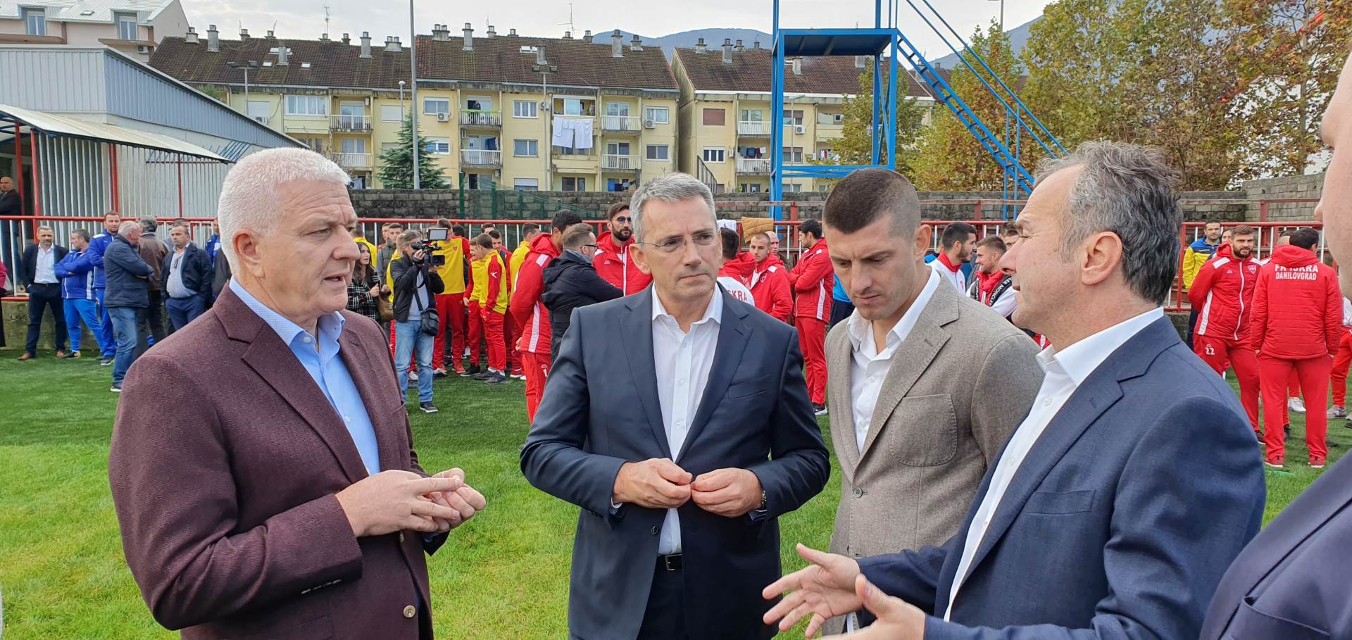  Premijer Marković u Danilovgradu: Obišao dalekovod Slap i  gradski stadion 