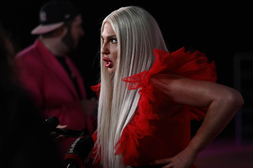  BRUTALAN ODGOVOR Karleuše na objavu albanske pjevačice o Kosovu! (FOTO) 