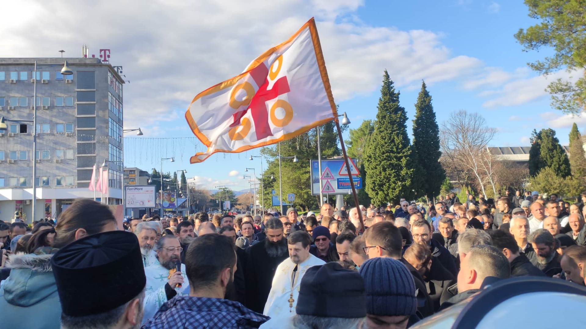  I danas mirne protestne šetnje širom Crne Gore 