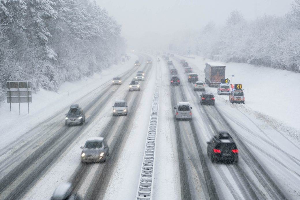  Zimska oluja pogodila SAD, najmanje devet mrtvih, hiljade bez struje 