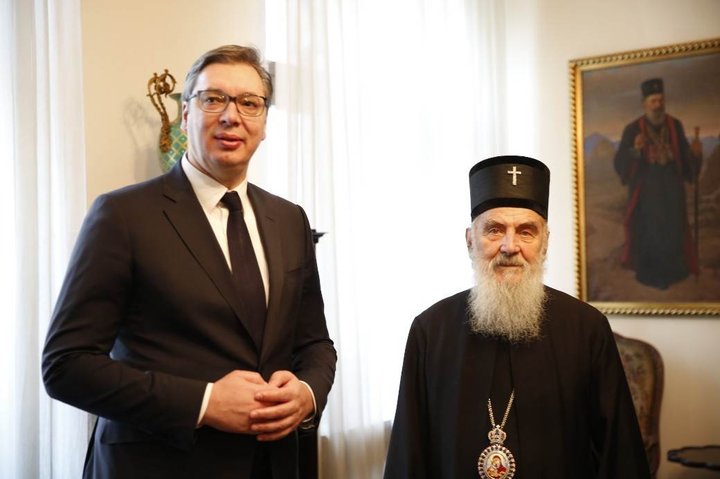 Vučić traži da Vlada Crne Gore pregovara sa Irinejem, a ne sa Amfilohijem 