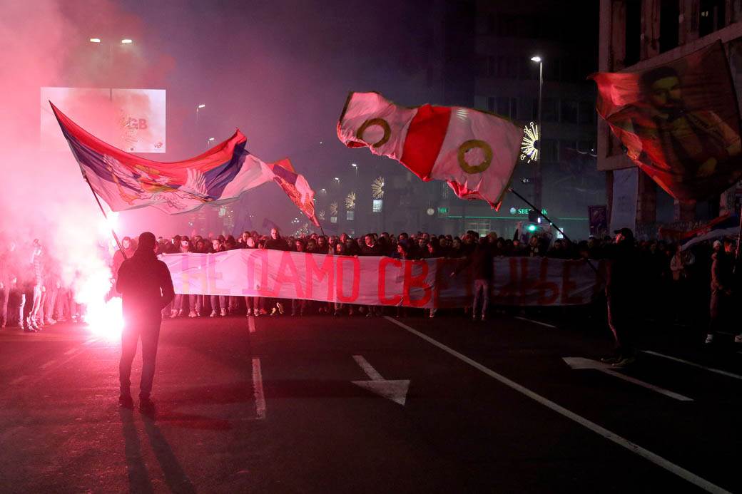  Hrvatska: Osuđujemo paljenje zastave Crne Gore i miješanje sa strane 