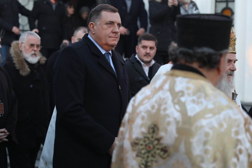 Dodik: Eskalacija u Crnoj Gori, svi Srbi moraju da se okupe 
