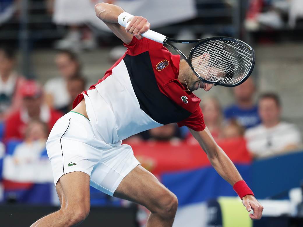  Novak-Djokovic-olupao-reket-na-mecu-protiv-Danil-Medvedev-na-ATP-kup-VIDEO 