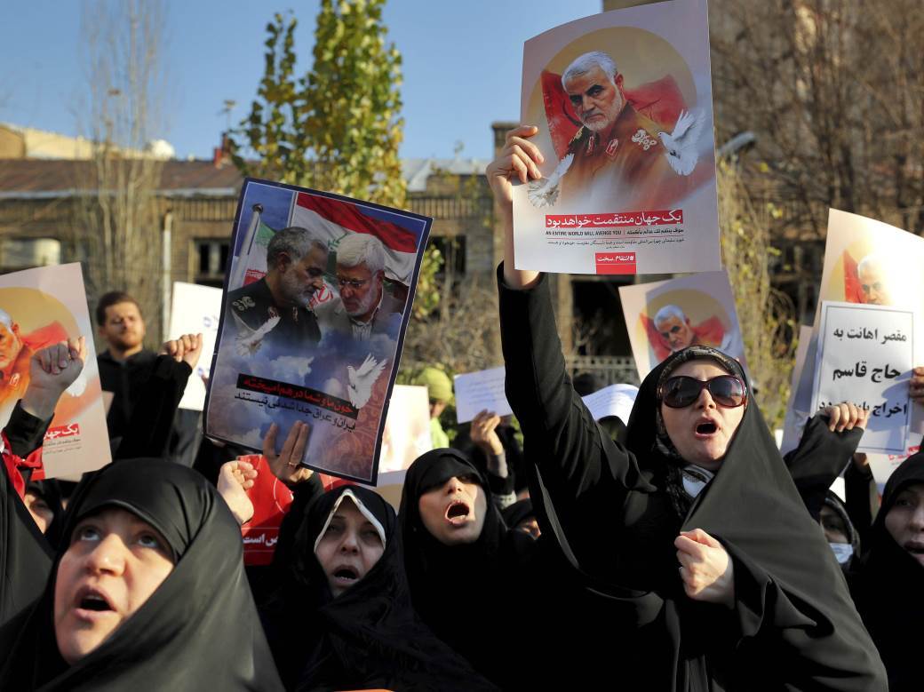  Iranci cijepaju Sulejmanijeve slike: Lažu da nam je neprijatelj SAD! VIDEO 
