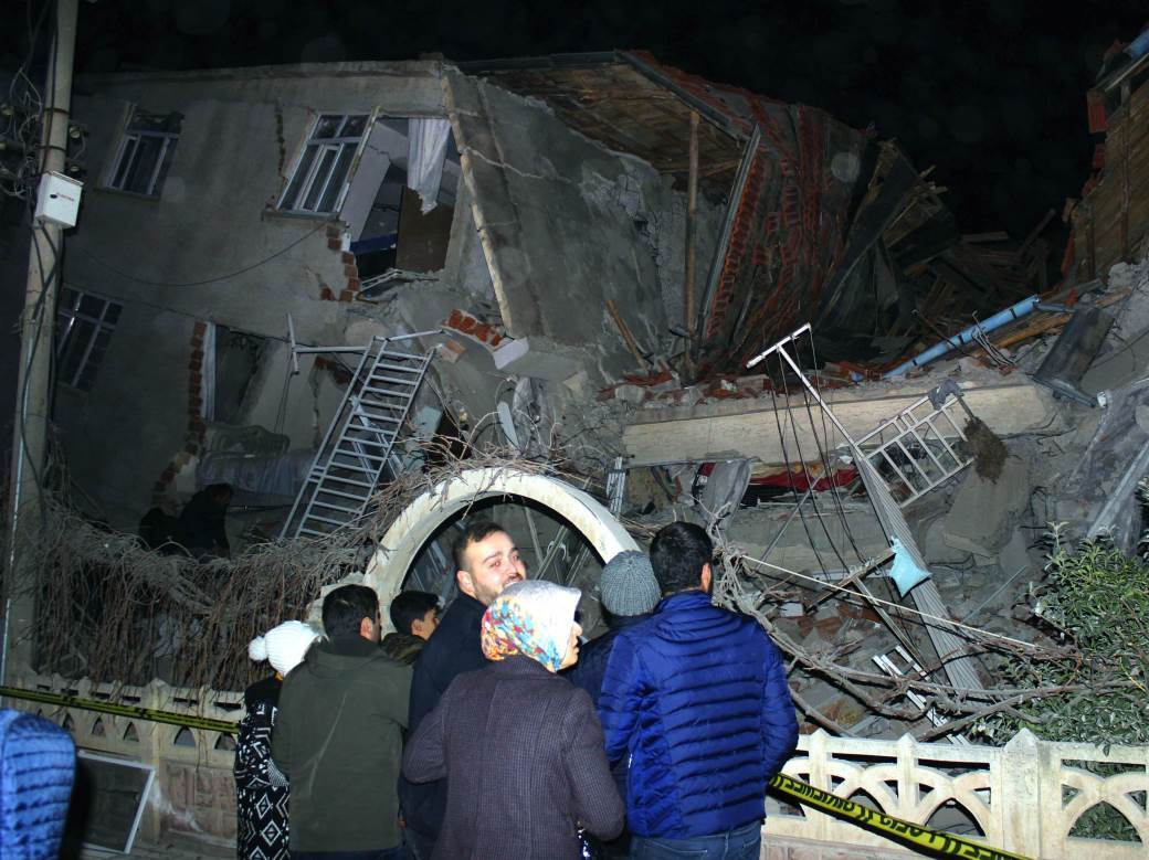  Razoran zemljotres pogodio Tursku, ima mrtvih ! (VIDEO) 