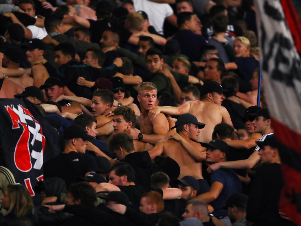  Barsa da ZABORAVI na Tadića: Navijači Ajaksa zbunjeni, direktori ni da čuju 