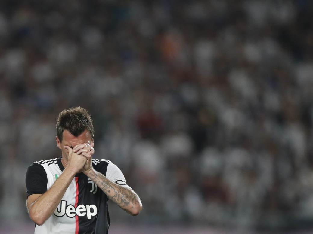  Mandžukića baš neće u Kataru, malo je i neprijatno... 