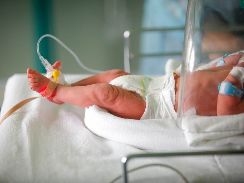  TUGA: Novorođenče preminulo od korona virusa 