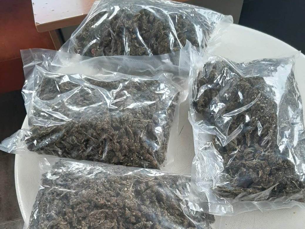 Granična policija pronašla dva kilograma skanka, uhapšen mladić 