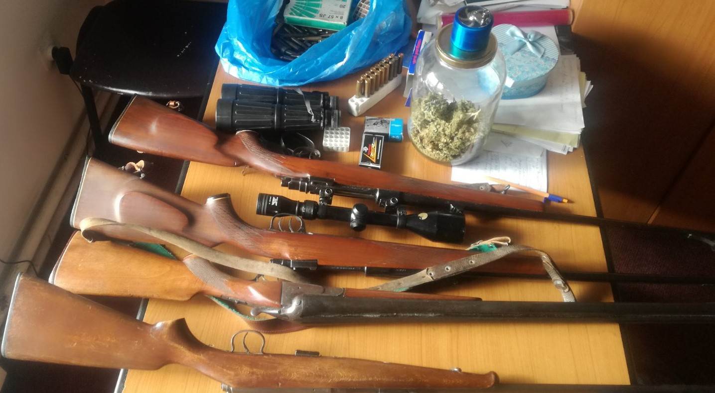  Hapšenja u Podgorici i Plavu, oduzete puške, municija, marihuana… 