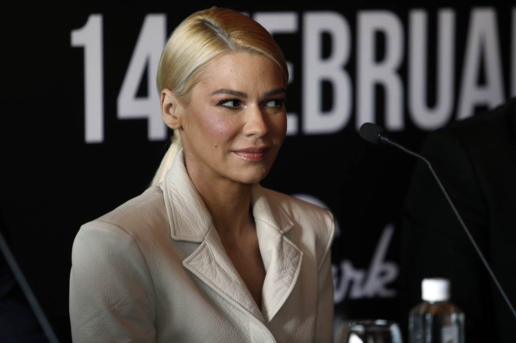  MUŠKARAC UPAO U SALAŠ NATAŠE BEKVALAC! Pevačica mu se suprotstavila, stigla i POLICIJA! 