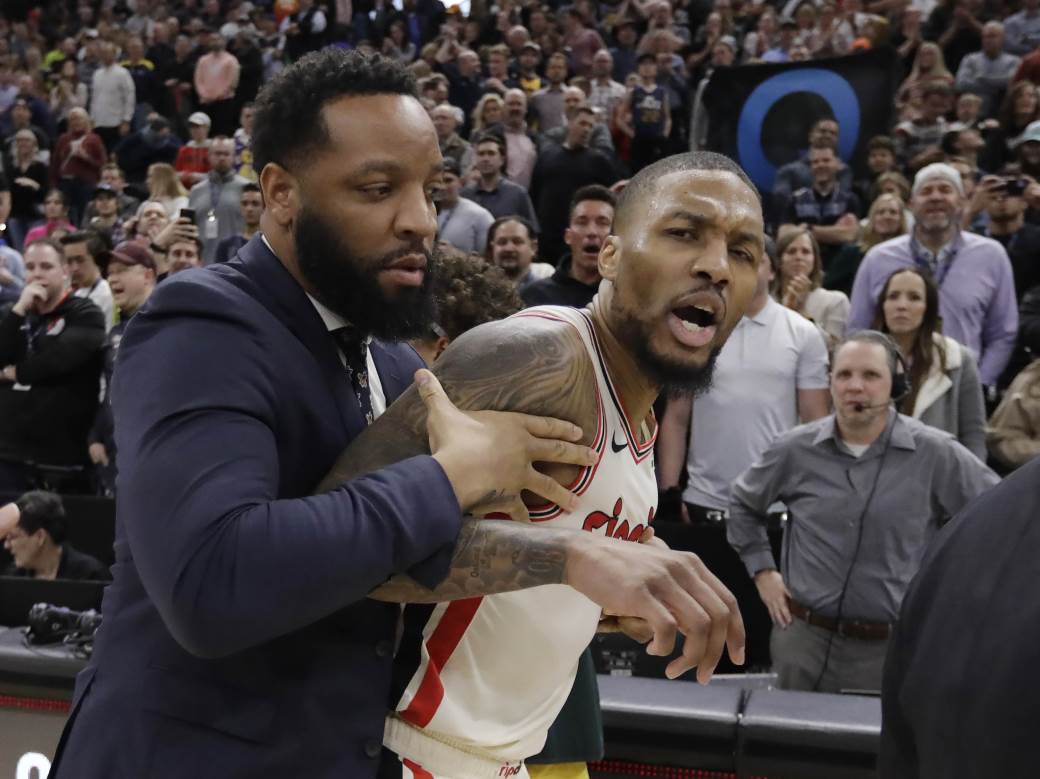  Veliki previd arbitara obeležio je prošlu noć u NBA ligi 