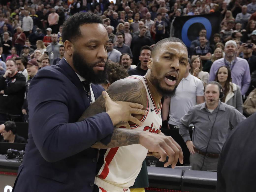  Veliki previd arbitara obeležio je prošlu noć u NBA ligi 
