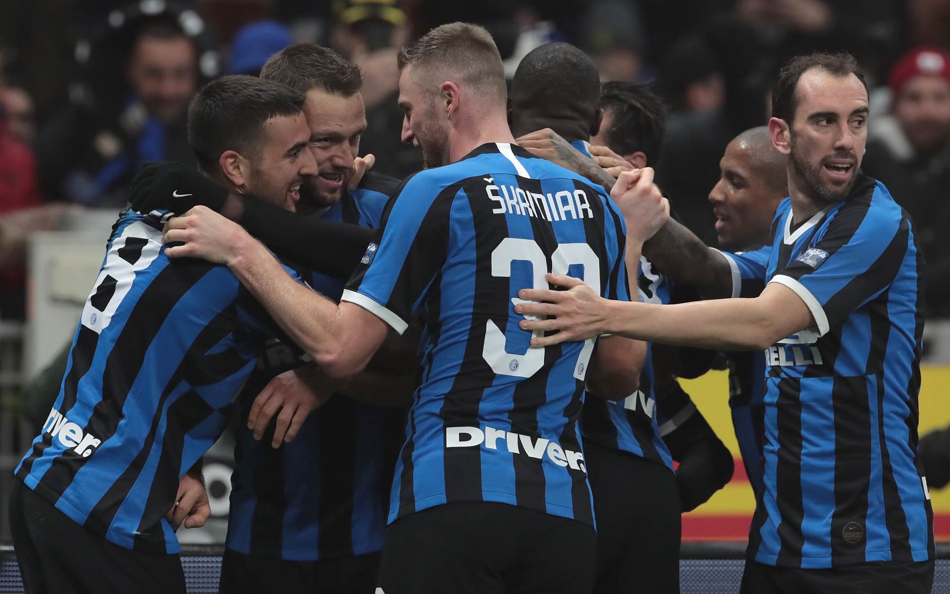  SPEKTAKL: Milan i Zlatan se busali u grudi, Inter ih razbio za čelo tabele! 