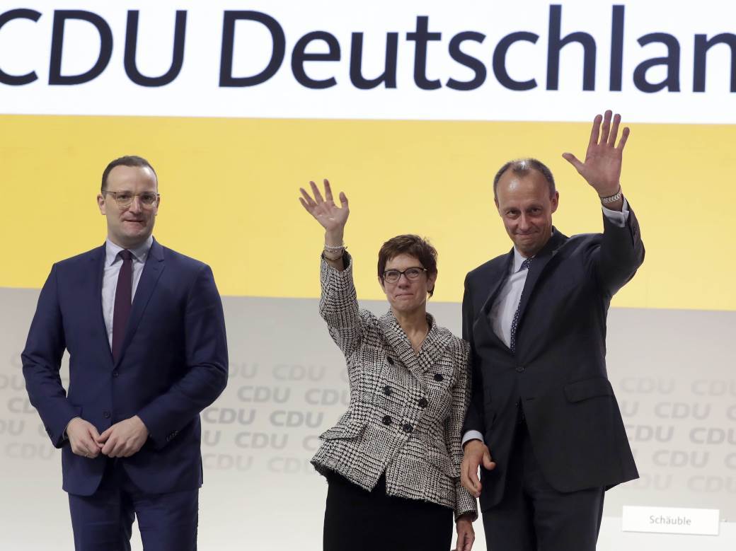  Anegret-Kramp-Karenbauer-odustaje-od-mesta-kancelara-i-lidera-CDU 