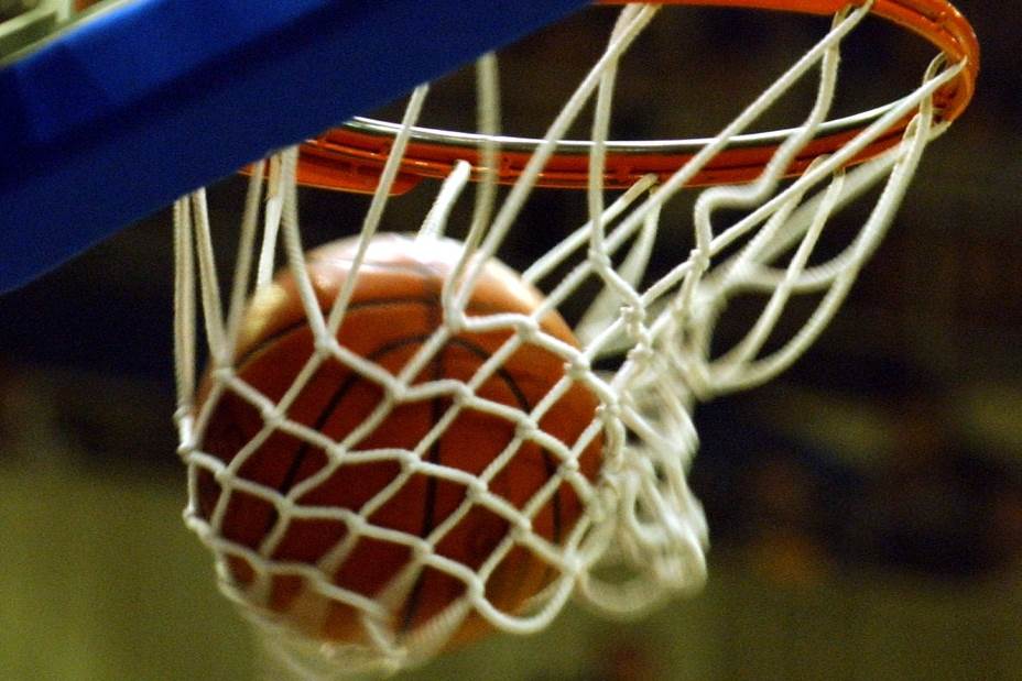  Crnogorska košarkaška reprezentacija izgubila od Srbije  