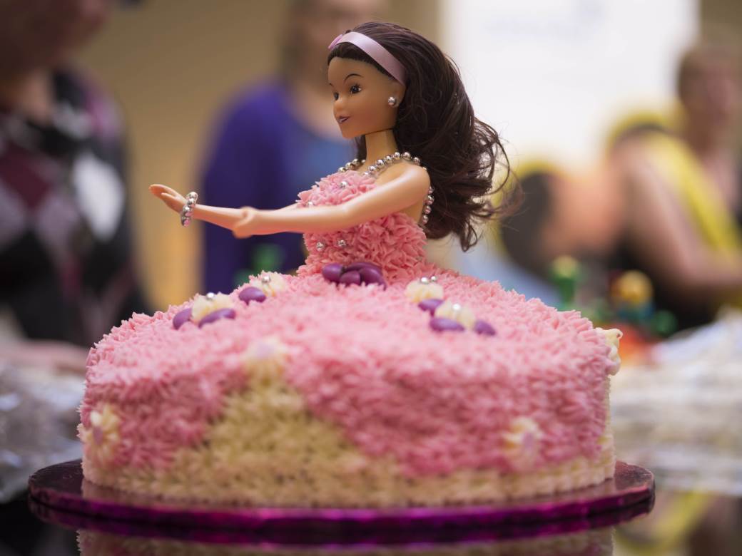  Iznenadite klince - rođendanska torta sa onim što najviše vole! 