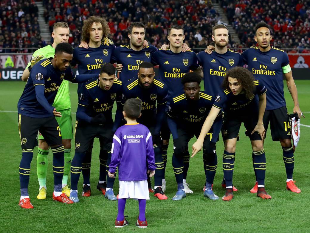  Timska fotka Arsenala koja će vam uljepšati dan: Klinac nije znao gdje će! 