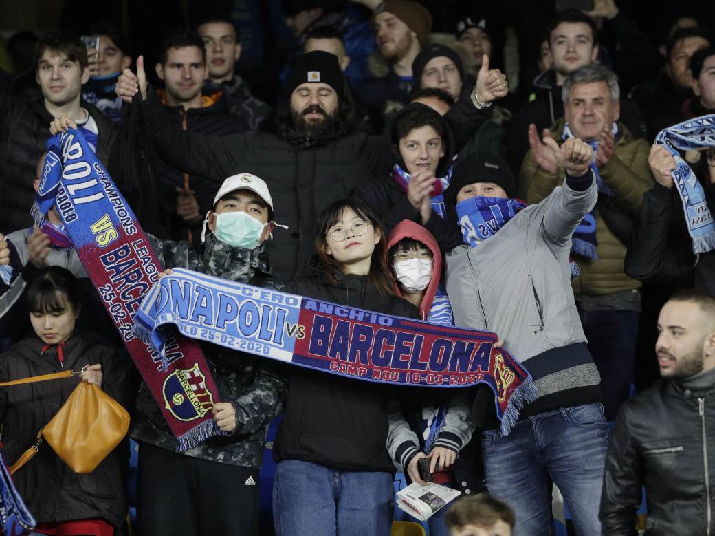  Navijače Napolija nije utihnuo ni koronavirus! 