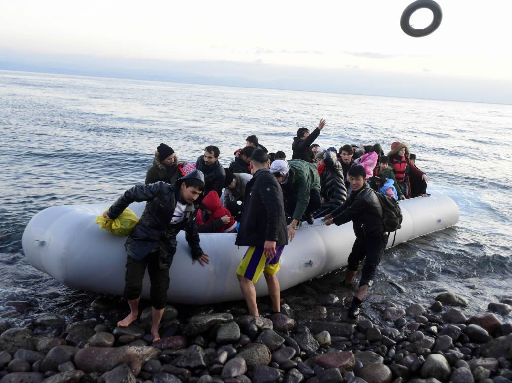  "Pustićemo vas da umrete u vodi. Niko neće stići", a migranti mole za spas! 
