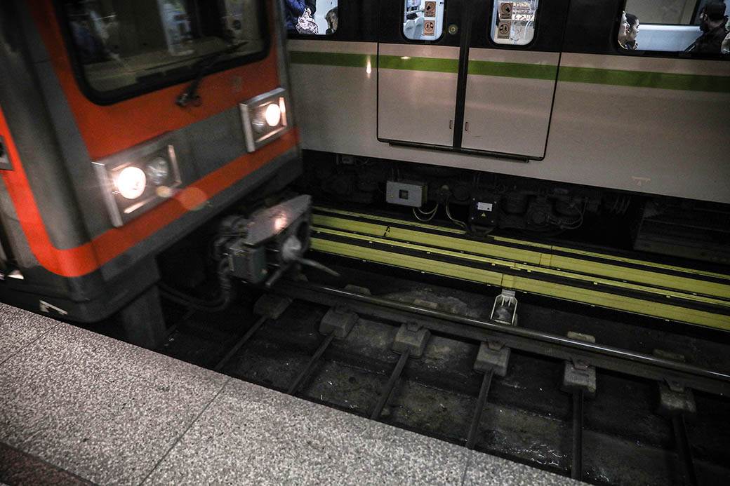 Meksiko Siti : Sudar u metrou, ima mrtvih! (VIDEO) 