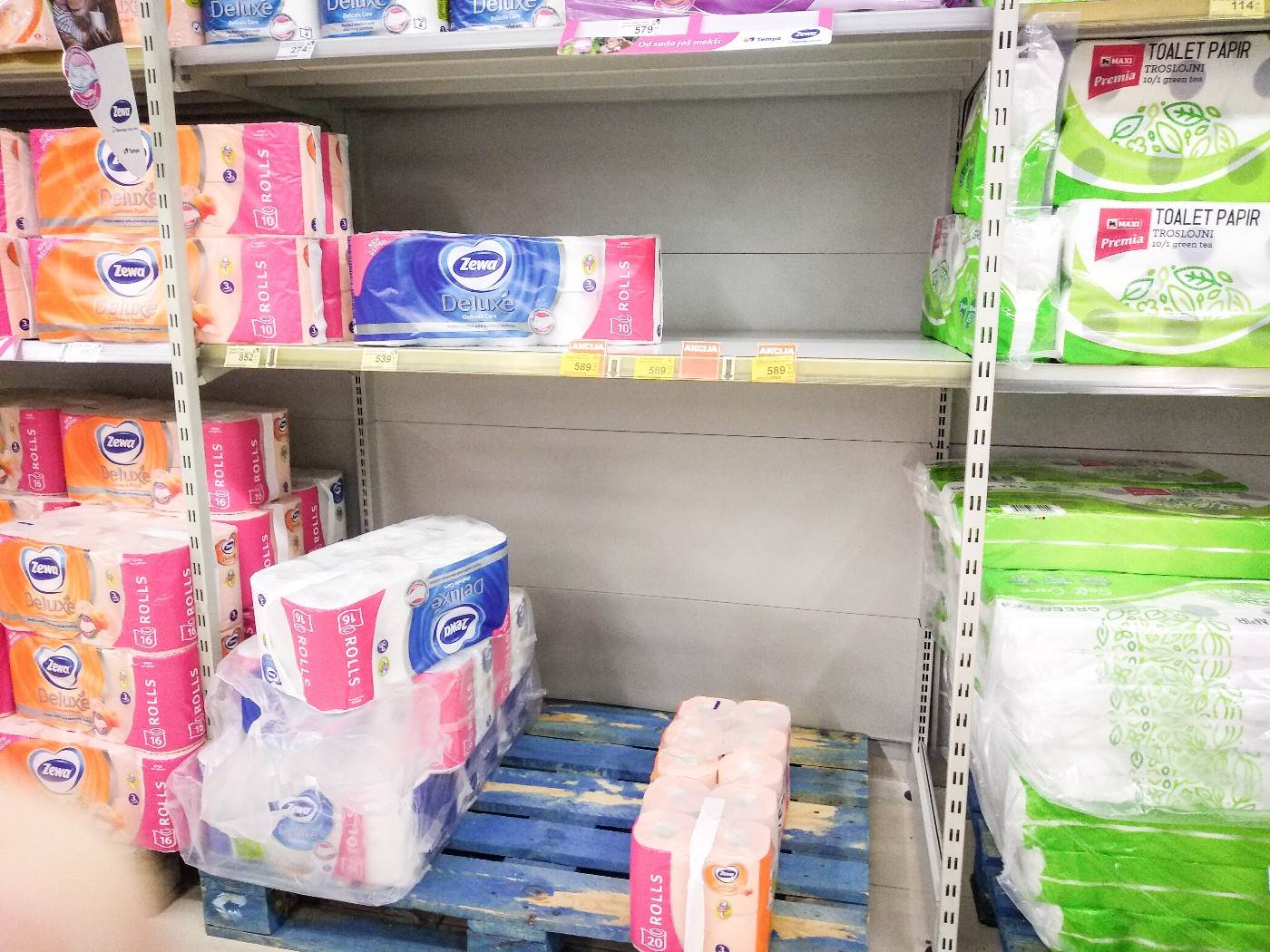  korona-virus-pandemija-toalet-papir-pomama-prodavnice 