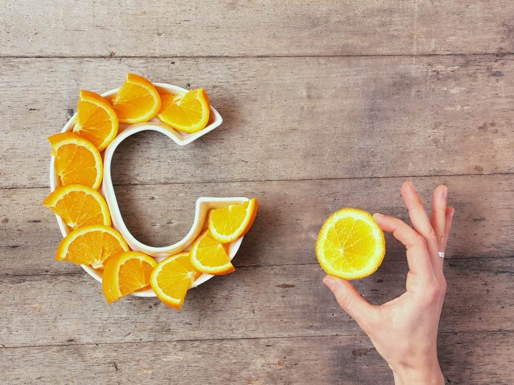  Može li vitamin C da "zaustavi" korona virus, da li slana voda pomaže... 