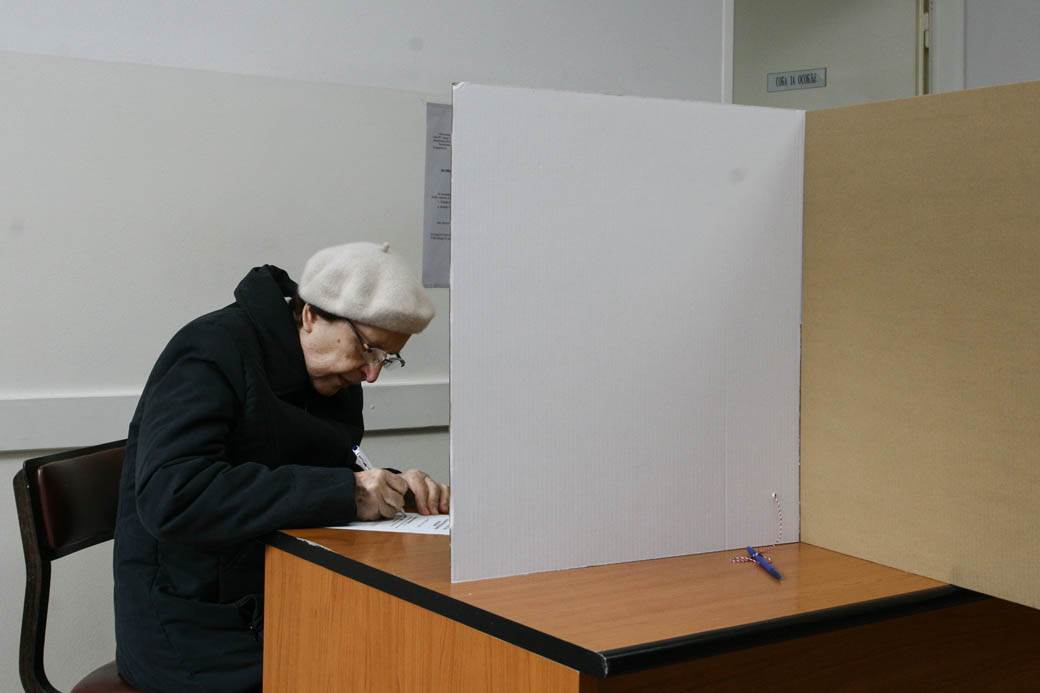  Dozvoljen izlazak iz samoizolacije radi glasanja, kao i glasanje u bolnici 