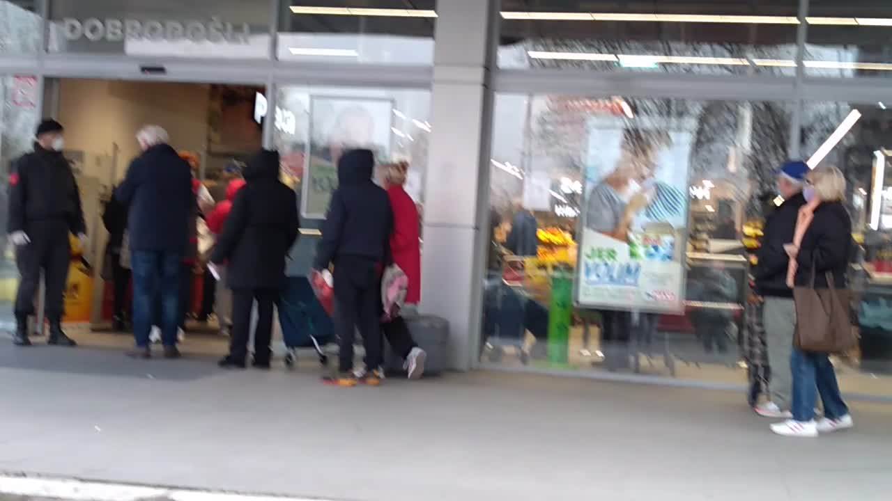  "Pooštrene mere": Žene izlaze neparnim, muškarci parnim danima 