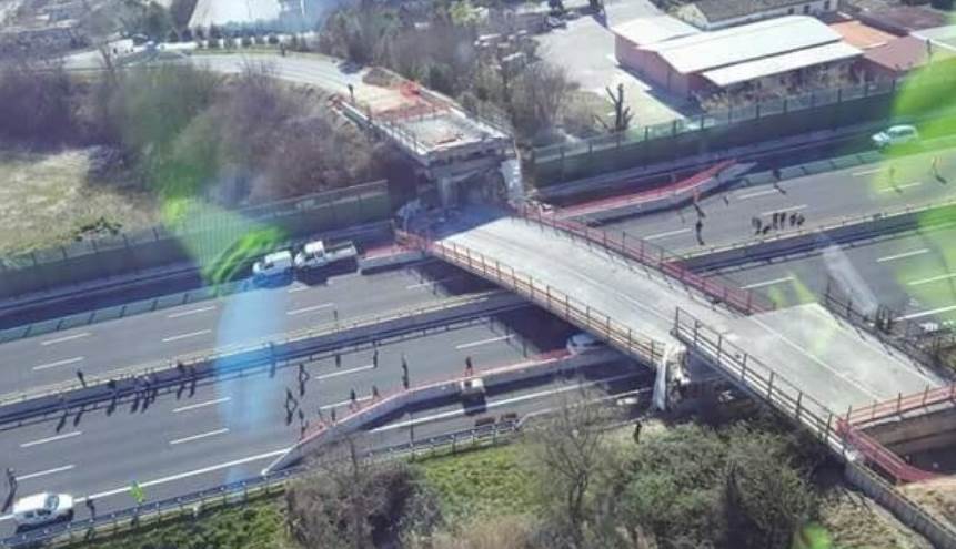  Horor: SRUŠIO SE MOST, povređen kamiondžija! 