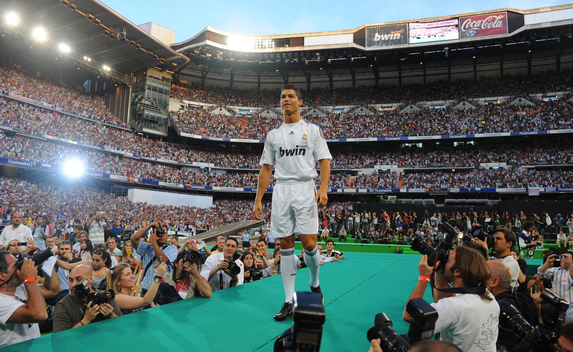  Da li on to nešto zna? Ronaldov povratak u Real je STVARNO moguć! 