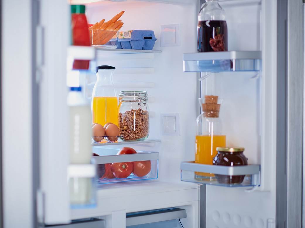  Super trik: OVAKO držite tegle u frižideru da se hrana unutra ne ubuđa 