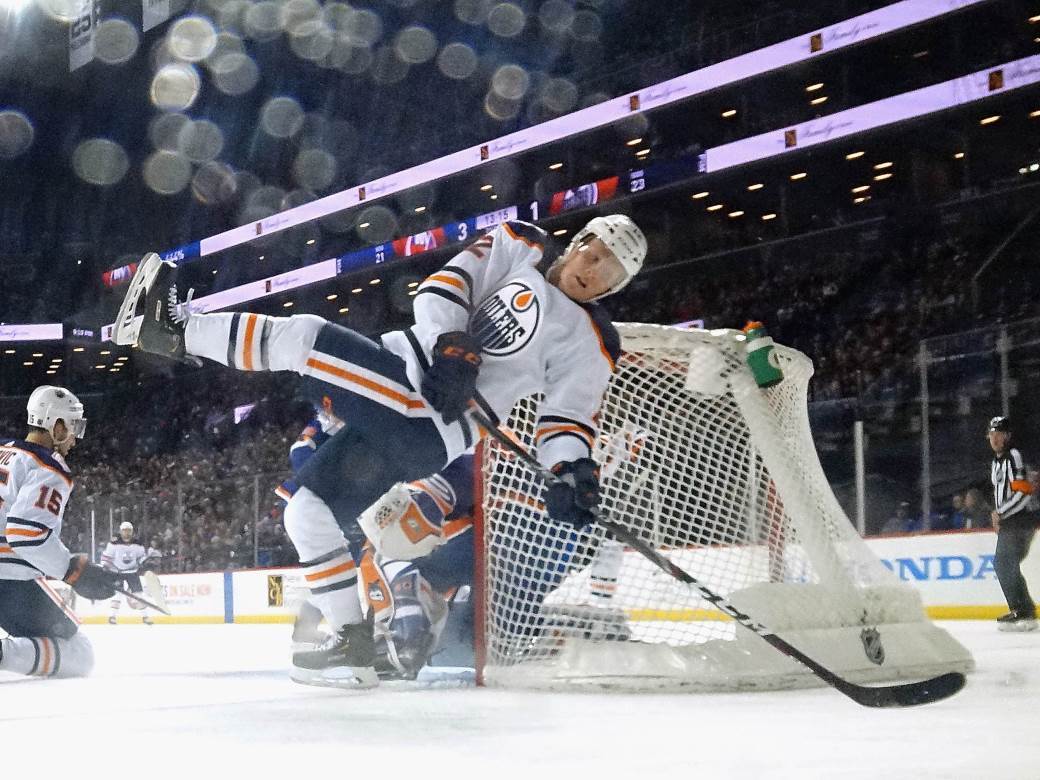  Umro-Kolbi-Kejv-koji-igra-za-Edmonton-Oilers-NHL 