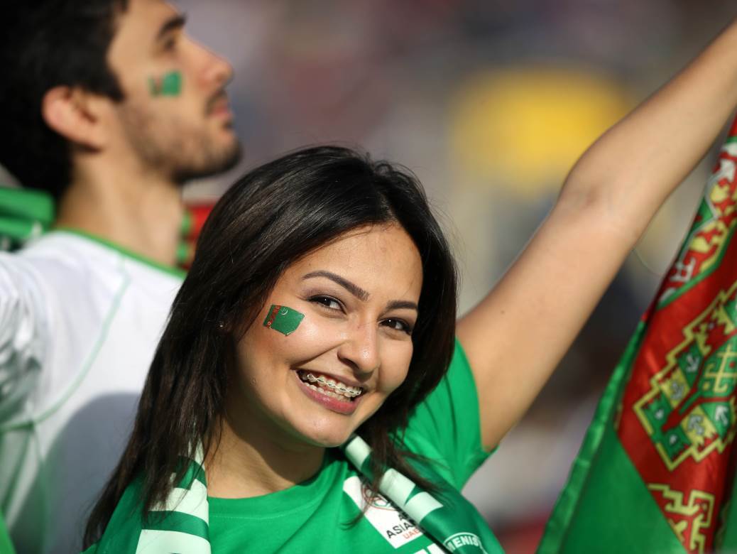  Ne smiju da kažu KORONA, imaju 0 zaraženih, zovu navijače na tribine! 