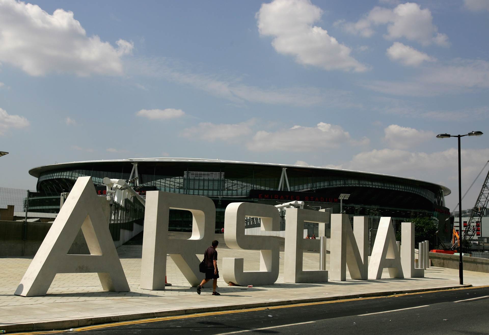  Igrači Arsenala popustili, godinu dana igraće za 12.5% umanjene plate 