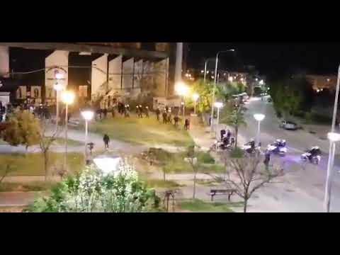  HAOS U SOLUNU: Pogledajte brutalnu tuču navijača PAOK-a i policije 