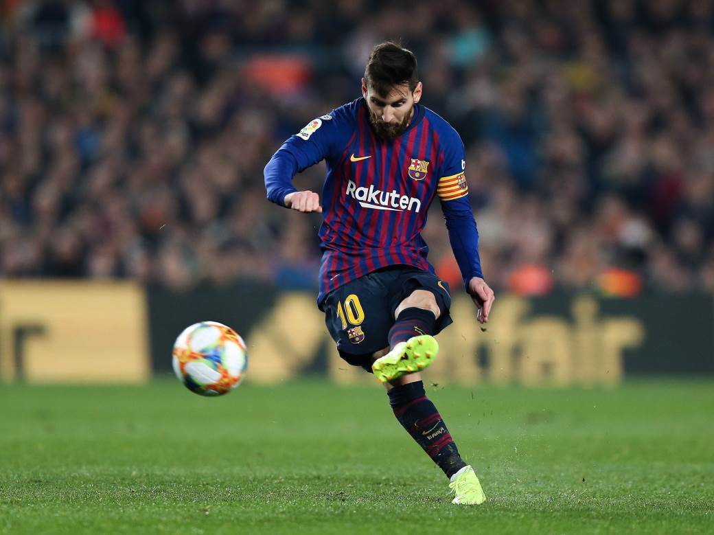  Lionel-Mesi-nauka-objasnjava-zasto-tako-dobro-izvodi-slobodnjake-uganuo-zglob-fizika 