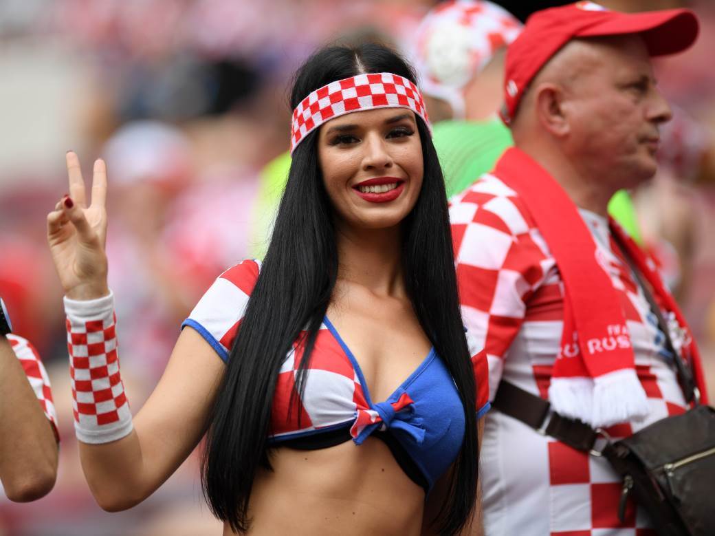  Srce preskače od pogleda na GOLOGUZU hrvatsku navijačicu! (FOTO) 